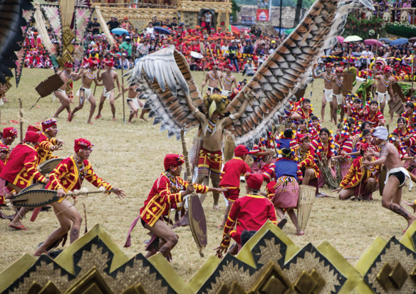 The full performance of how the giant hawk healed the chieftain’s son