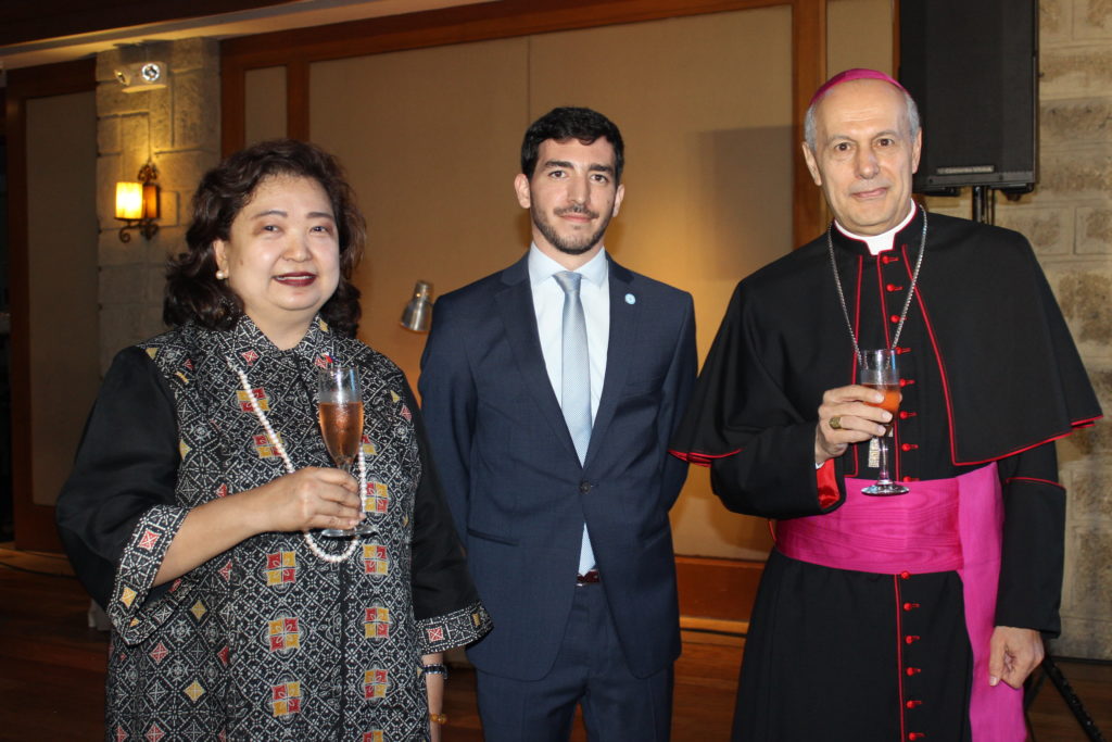 Foreign Affairs Assistant Secretary Maria Lumen Isleta; Argentine Charge d’affaires Facundo D. Herrera; and Archbishop Gabriele Giordano Caccia